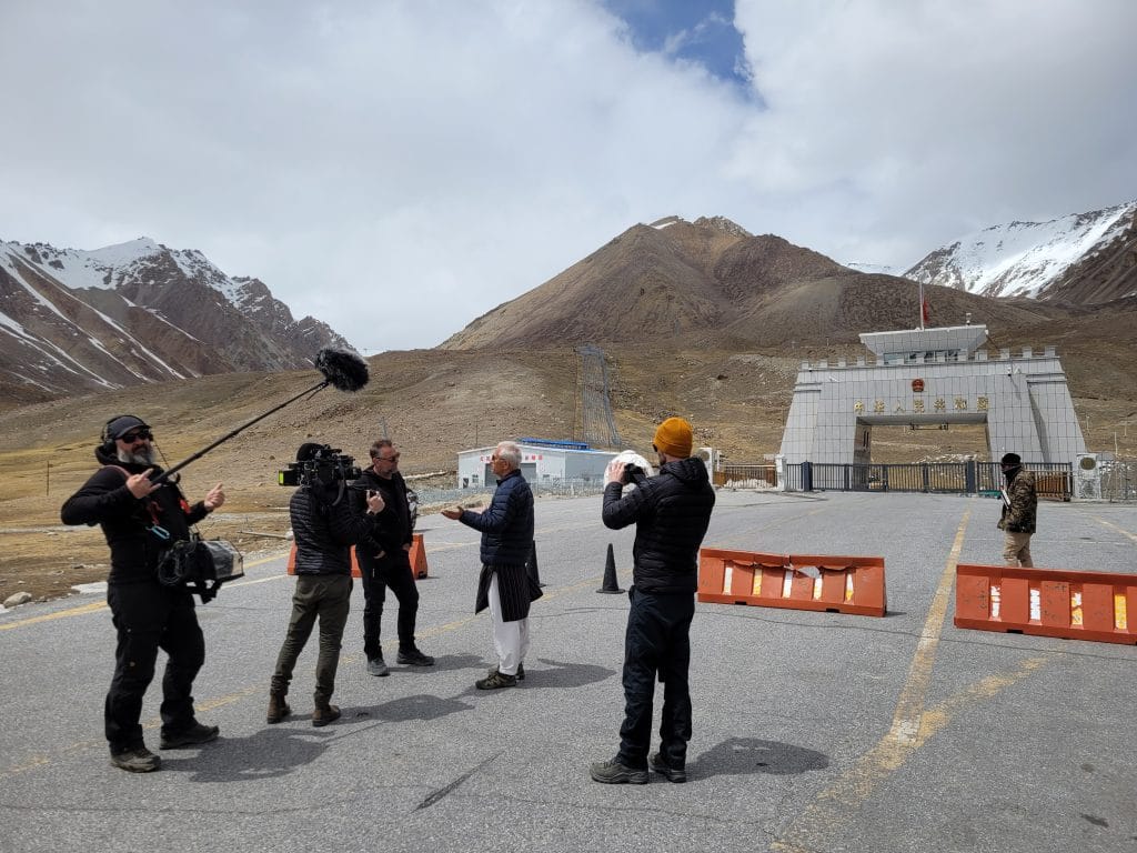 Guiding Belgian TV & Tom Waes, Khunjerab Pass border crossing between Pakistan and China